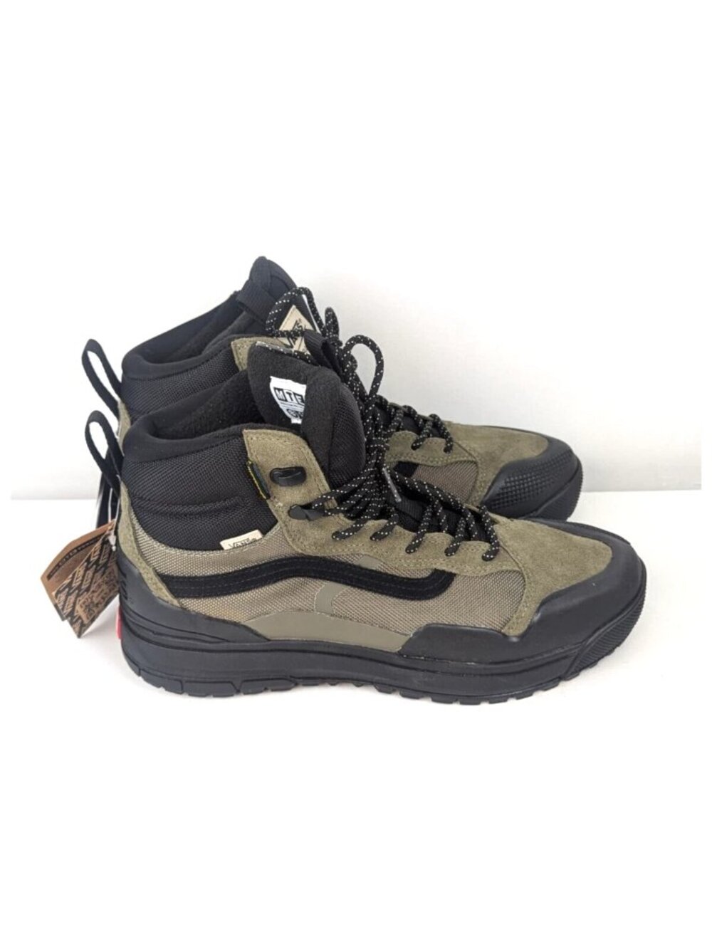 Men's 7, Women's 8.5 - Vans UltraRange EXO Hi MTE-2 - Waterproof Hiking Boot
